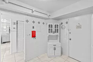 1301 NE Miami Gardens Dr, Miami, FL 33179 - Photo 9