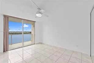 1301 NE Miami Gardens Dr, Miami, FL 33179 - Photo 11