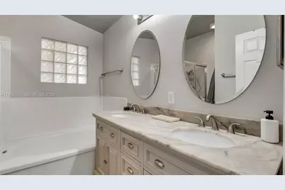 17080 NW 10th St, Pembroke Pines, FL 33028 - Photo 25