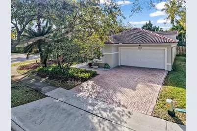 17080 NW 10th St, Pembroke Pines, FL 33028 - Photo 1