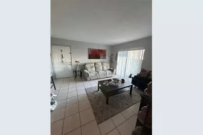 200 W Palm Cir W #104, Pembroke Pines, FL 33025 - Photo 7