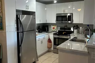 200 W Palm Cir W, Pembroke Pines, FL 33025 - Photo 1