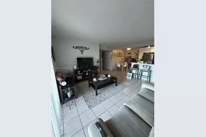 200 W Palm Cir W #104, Pembroke Pines, FL 33025 - Photo 5