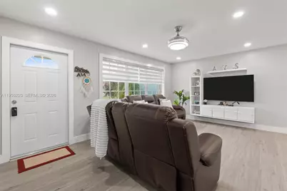 1366 Osprey Ct, Homestead, FL 33035 - Photo 5