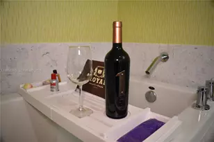 253 NE 2nd St, Miami, FL 33132 - Photo 9