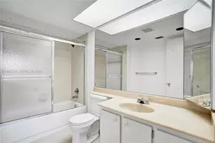 900 SW 128th Ave, Pembroke Pines, FL 33027 - Photo 15