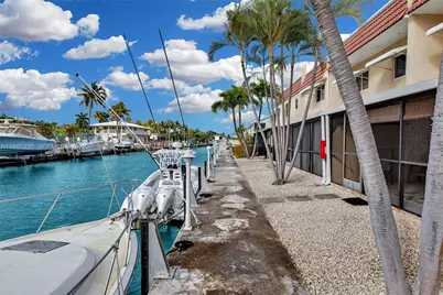 423 Sombrero Beach Rd #9, Marathon, FL 33050 - Photo 5