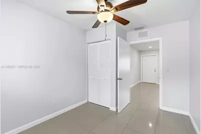808 NE 2nd St #B, Hallandale Beach, FL 33009 - Photo 11