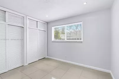 808 NE 2nd St #B, Hallandale Beach, FL 33009 - Photo 13