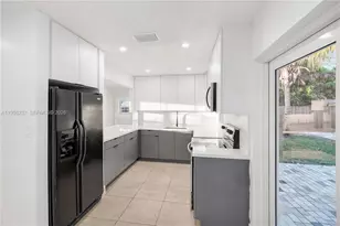 368 SW 64th Terrace, Margate, FL 33068 - Photo 9