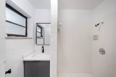 368 SW 64th Ter, Margate, FL 33068 - Photo 17