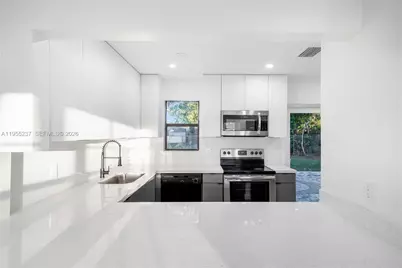 368 SW 64th Ter, Margate, FL 33068 - Photo 7