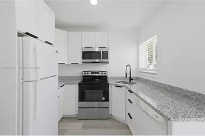 1308 NW 13th Ct, Fort Lauderdale, FL 33311 - Photo 9