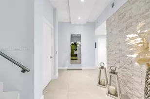 650 NE 32nd St, Miami, FL 33137 - Photo 5