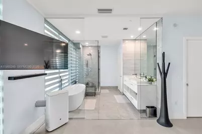 650 NE 32nd St #BH4, Miami, FL 33137 - Photo 21