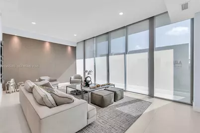 650 NE 32nd St #BH4, Miami, FL 33137 - Photo 9