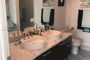 253 NE 2nd St, Miami, FL 33132 - Photo 15