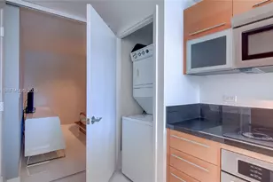 253 NE 2nd St, Miami, FL 33132 - Photo 15