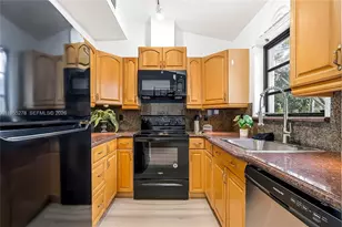 1419 Crest Dr, Lake Worth, FL 33461 - Photo 7