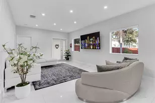 3176 NE 4th St, Homestead, FL 33033 - Photo 11