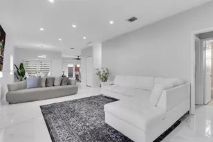 3176 NE 4th St, Homestead, FL 33033 - Photo 13