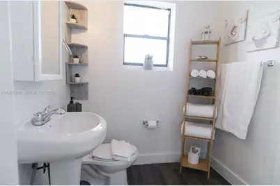 1068 NW 5th St, Miami, FL 33128 - Photo 21