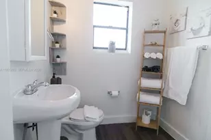 1068 NW 5th St, Miami, FL 33128 - Photo 21