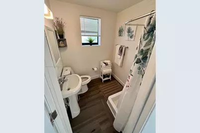 1068 NW 5th St, Miami, FL 33128 - Photo 31
