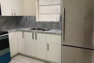 2450 NE 188th St, Miami, FL 33180 - Photo 3