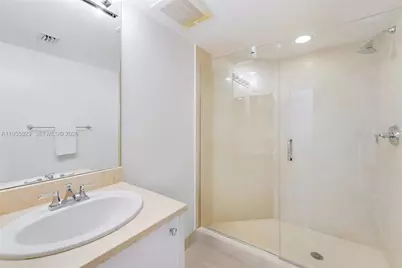 19900 E Country Club Dr #702, Aventura, FL 33180 - Photo 11