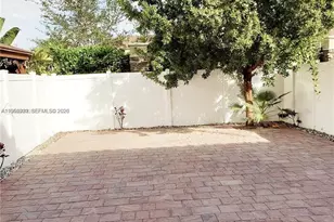 3353 W 91st Terrace, Hialeah, FL 33018 - Photo 15