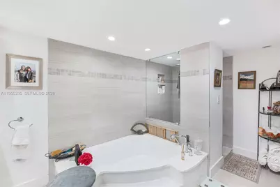 1000 Quayside Ter #1107, Miami, FL 33138 - Photo 17