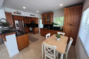 7601 Beach View Dr, North Bay Village, FL 33141 - Photo 5