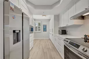 7588 SW 102nd St, Pinecrest, FL 33156 - Photo 9