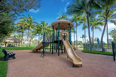 19501 W Country Club Dr #2206, Aventura, FL 33180 - Photo 11