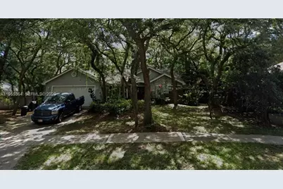 321 Oak Leaf Cir, Other City - In The State Of Florida, FL 32746 - Photo 1