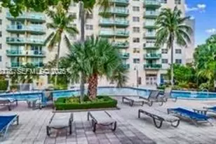 19390 Collins Ave, Sunny Isles Beach, FL 33160 - Photo 29