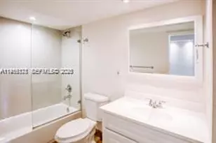 19390 Collins Ave, Sunny Isles Beach, FL 33160 - Photo 17