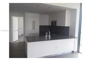 68 SE 6th St, Miami, FL 33131 - Photo 3