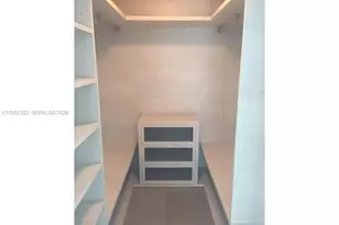 68 SE 6th St, Miami, FL 33131 - Photo 9