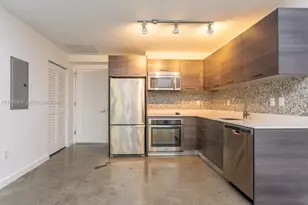 151 SE 1st St, Miami, FL 33131 - Photo 11