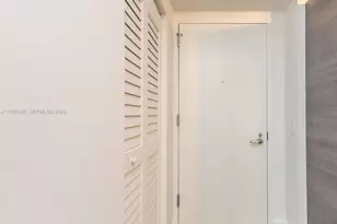 151 SE 1st St, Miami, FL 33131 - Photo 5