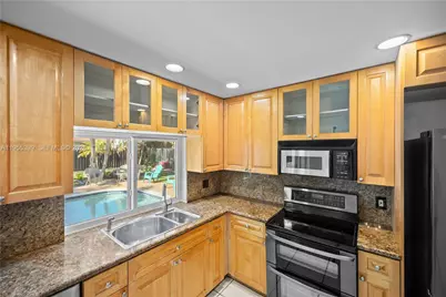 2560 Bass Way, Cooper City, FL 33026 - Photo 29