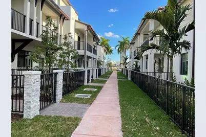 4657 NW 83rd Pkwy #., Doral, FL 33166 - Photo 3