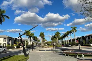 4657 NW 83rd Pkwy, Doral, FL 33166 - Photo 17