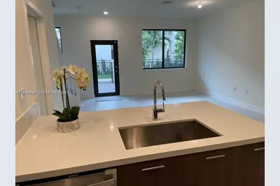 4657 NW 83rd Pkwy #., Doral, FL 33166 - Photo 7