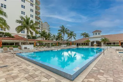 20000 E Country Club Dr #402, Aventura, FL 33180 - Photo 25