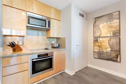 50 S Pointe Dr #609, Miami Beach, FL 33139 - Photo 5