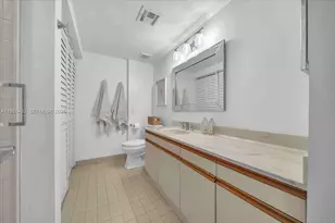 3610 Yacht Club Dr, Aventura, FL 33180 - Photo 25