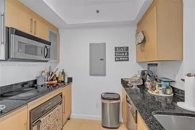 325 S Biscayne Bl #3117, Miami, FL 33131 - Photo 5